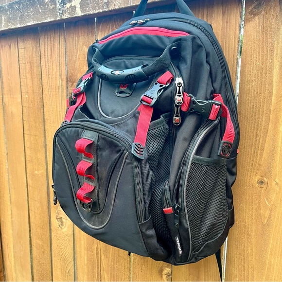 Wenger Maxxum Laptop Backpack, Fits 16 Inch Laptop, Black/Red - Picture 4 of 9